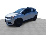 Used 2020 Chevrolet Trax LT w/ Sun & Sound Package image 4