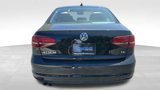 Used 2017 Volkswagen Jetta SE image 4