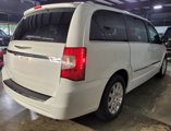 Used 2016 Chrysler Town & Country Touring image 6