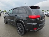 Used 2017 Jeep Grand Cherokee Altitude image 2