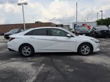 Used 2022 Hyundai Elantra SE image 2
