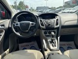 Used 2013 Ford Focus SE w/ SE Winter Pkg image 2