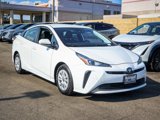 Used 2020 Toyota Prius LE image 2