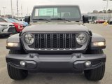 Used 2025 Jeep Gladiator Sport image 2