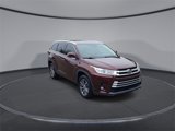 Used 2017 Toyota Highlander XLE image 2