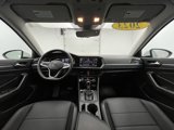 Used 2023 Volkswagen Jetta SE image 2