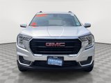 Used 2022 GMC Terrain SLE w/ Driver Convenience Package image 2