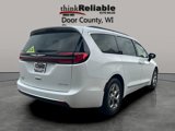 Used 2023 Chrysler Pacifica Limited image 6