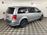 Used 2016 Dodge Grand Caravan SE image 4