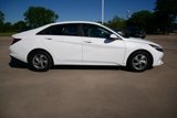 Used 2021 Hyundai Elantra SE image 2