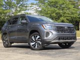 Used 2024 Volkswagen Atlas SE image 2