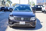 Used 2020 Volkswagen Tiguan SE w/ Panoramic Sunroof Package image 2