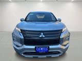 Used 2023 Mitsubishi Outlander SE image 2