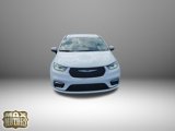 New 2023 Chrysler Pacifica Touring-L image 4