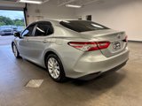 Used 2018 Toyota Camry SE image 3