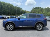 Used 2023 Nissan Rogue SV image 2