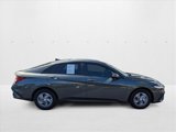 Used 2025 Hyundai Elantra SE image 4