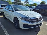 Used 2024 Volkswagen Jetta SE w/ Panoramic Sunroof Package image 3