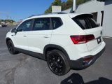 Used 2022 Volkswagen Taos SE image 2