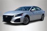 Used 2023 Nissan Altima 2.5 SV image 3