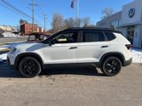 New 2025 Volkswagen Taos SE image 3
