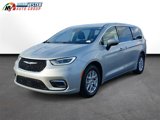 Used 2023 Chrysler Pacifica Touring-L image 2