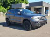 Used 2017 Jeep Grand Cherokee Altitude image 2