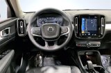Certified 2022 Volvo XC40 T5 Momentum w/ Premium Package image 5