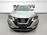 Used 2017 Nissan Rogue SL image 2