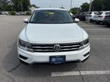 Certified 2021 Volkswagen Tiguan SE w/ Panoramic Sunroof Package image 3