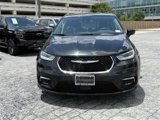 Used 2023 Chrysler Pacifica Touring-L image 2