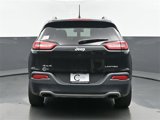 Used 2017 Jeep Cherokee Limited image 5