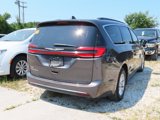 Used 2022 Chrysler Pacifica Touring-L image 5