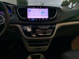 Used 2022 Chrysler Pacifica Touring-L image 5