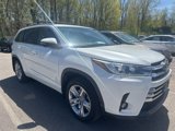 Used 2017 Toyota Highlander Limited image 3