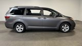 Used 2017 Toyota Sienna LE image 2