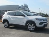 Used 2022 Jeep Compass Latitude image 2
