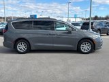 Used 2022 Chrysler Pacifica Touring-L image 3