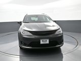 Used 2018 Chrysler Pacifica Touring-L Plus image 2
