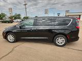 Used 2023 Chrysler Pacifica Touring-L image 2