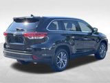 Used 2019 Toyota Highlander XLE w/ Phone Cable & Charge Package image 3