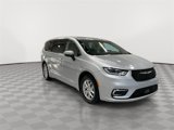 Used 2023 Chrysler Pacifica Touring-L image 2