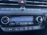 Used 2023 Hyundai Elantra Limited image 4