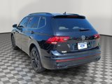 Used 2022 Volkswagen Tiguan SE R-Line image 2