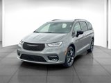 New 2025 Chrysler Pacifica Limited image 3