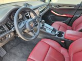 Certified 2024 Porsche Macan image 4
