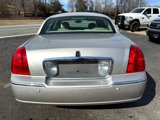 Used 2004 Lincoln Town Car Signature image 6