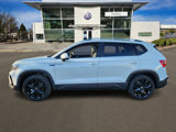 Used 2022 Volkswagen Taos SE w/ Panoramic Sunroof Package image 2