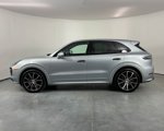 Used 2023 Porsche Cayenne Turbo image 2