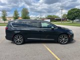Used 2017 Chrysler Pacifica Limited w/ UConnect Theater Package image 4